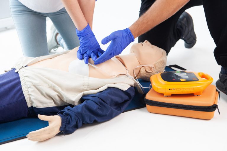 Cardiac Emergencies 101: What Is An AED & How Does It Work? | Medlink ...